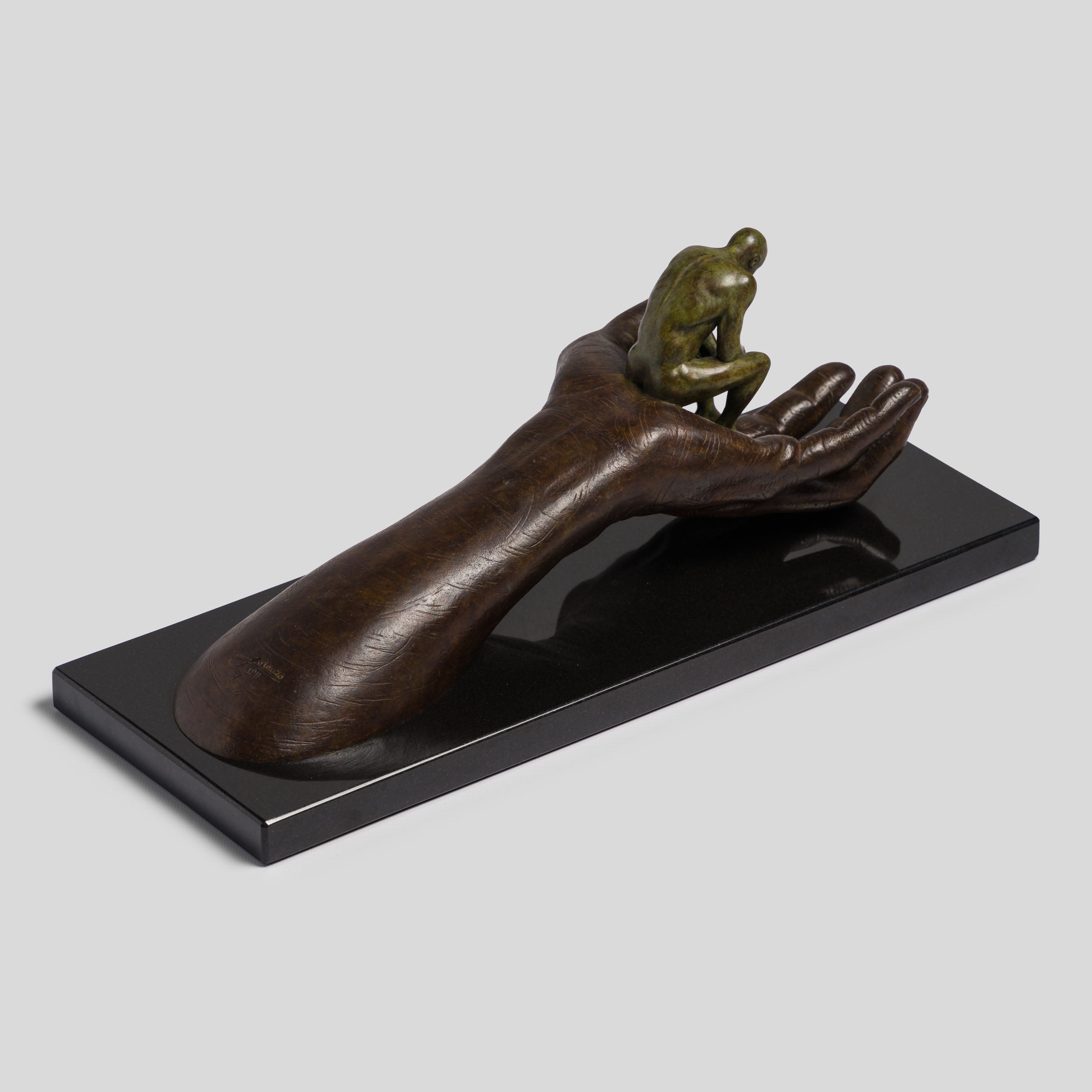LQU SCU POR 95339 THE HAND OF GOD (BRONZE) (40CM) 5 