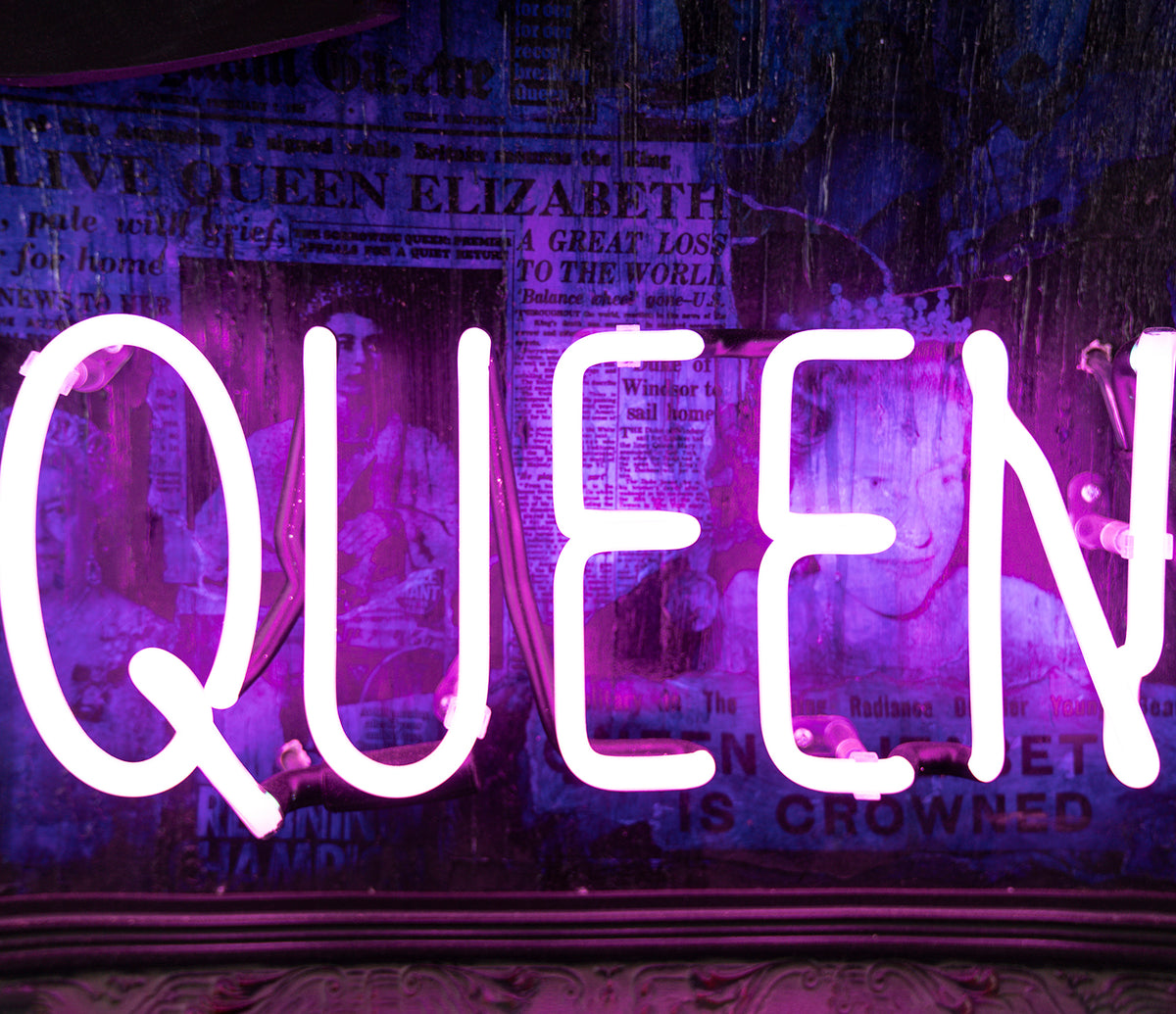 MSL ORI POR 25213 09 God Save The Queen 2 (In Violet Neon) 