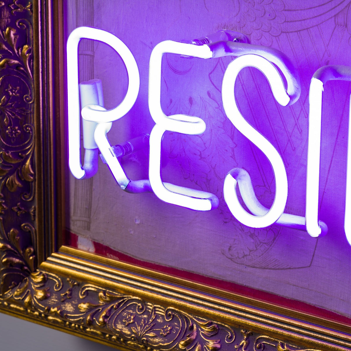 MSL ORI POR 26299 2 Queen In Residence (196) 