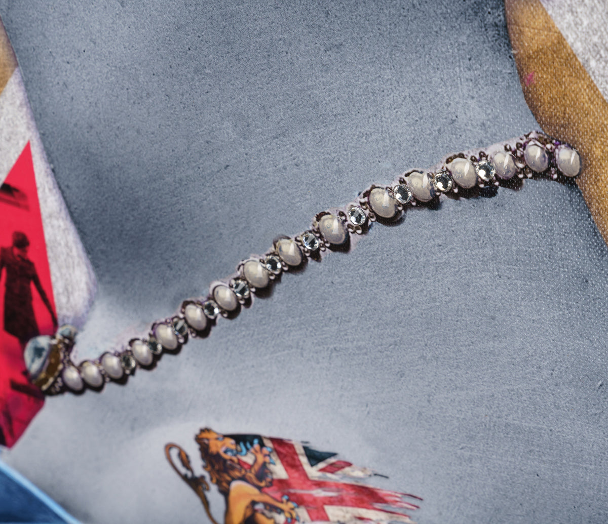 MSL SLE POR 27928 13a Blue   Red Headlines Queen 