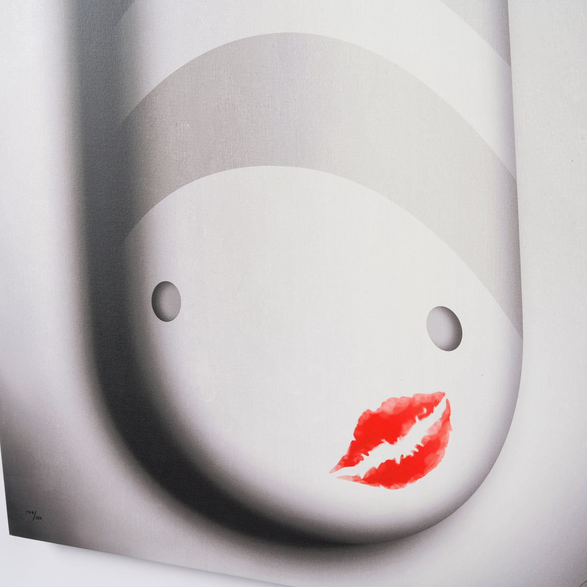 PSM SLE HUM 74526 6 The Kiss 