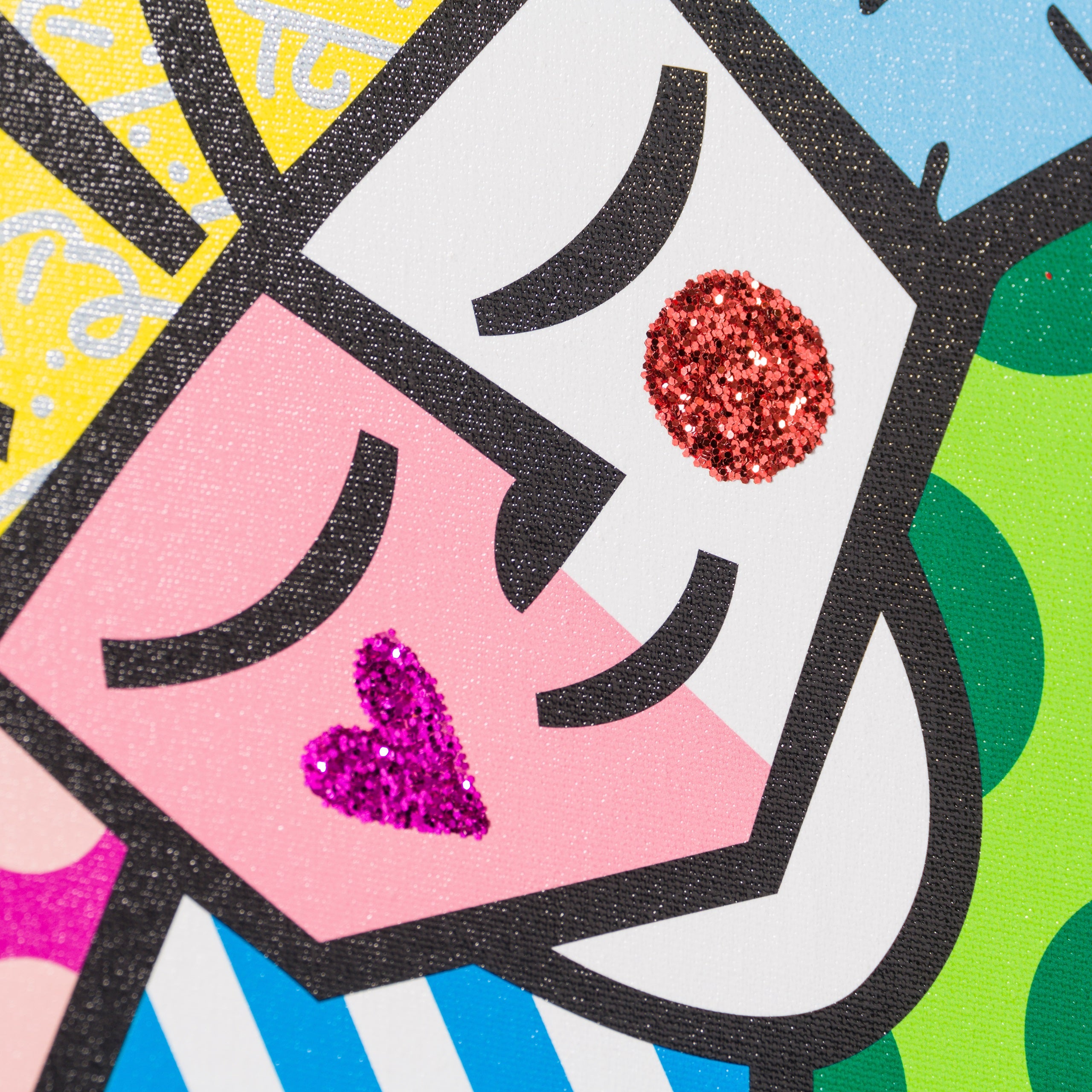 RBR SLE HUM 18243 4 Big Heart   Hand Embellished 