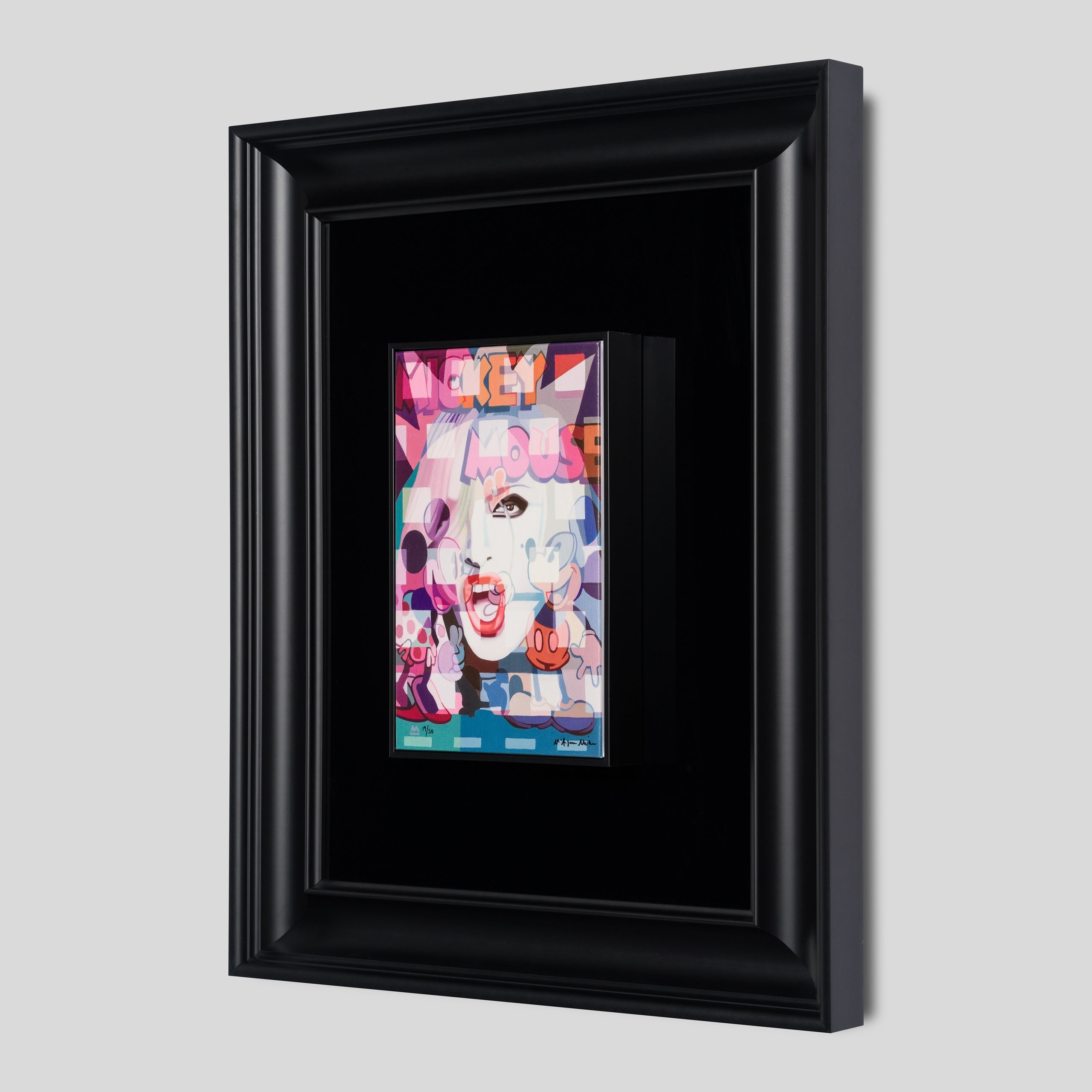 SMM SLE POR 98476 2 Striking The Pose   Boxed Canvas 