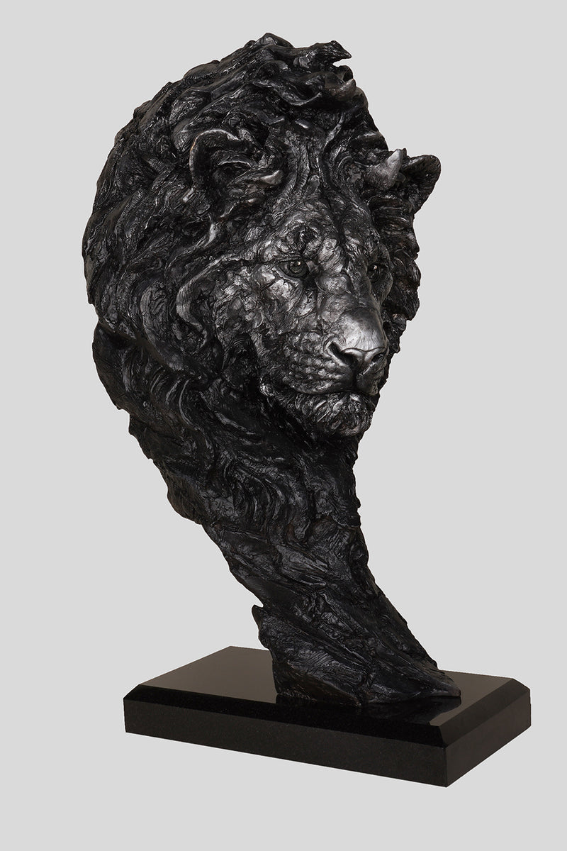 SWI SCU WWL 24315 1 King of the Plains (Lion) grey 