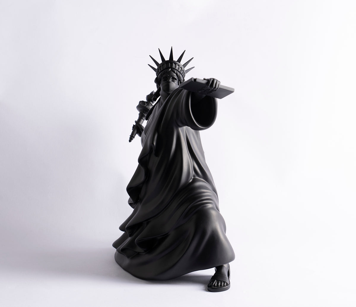 WHN SCU POR 27924 6 Riot of Liberty (Black) 