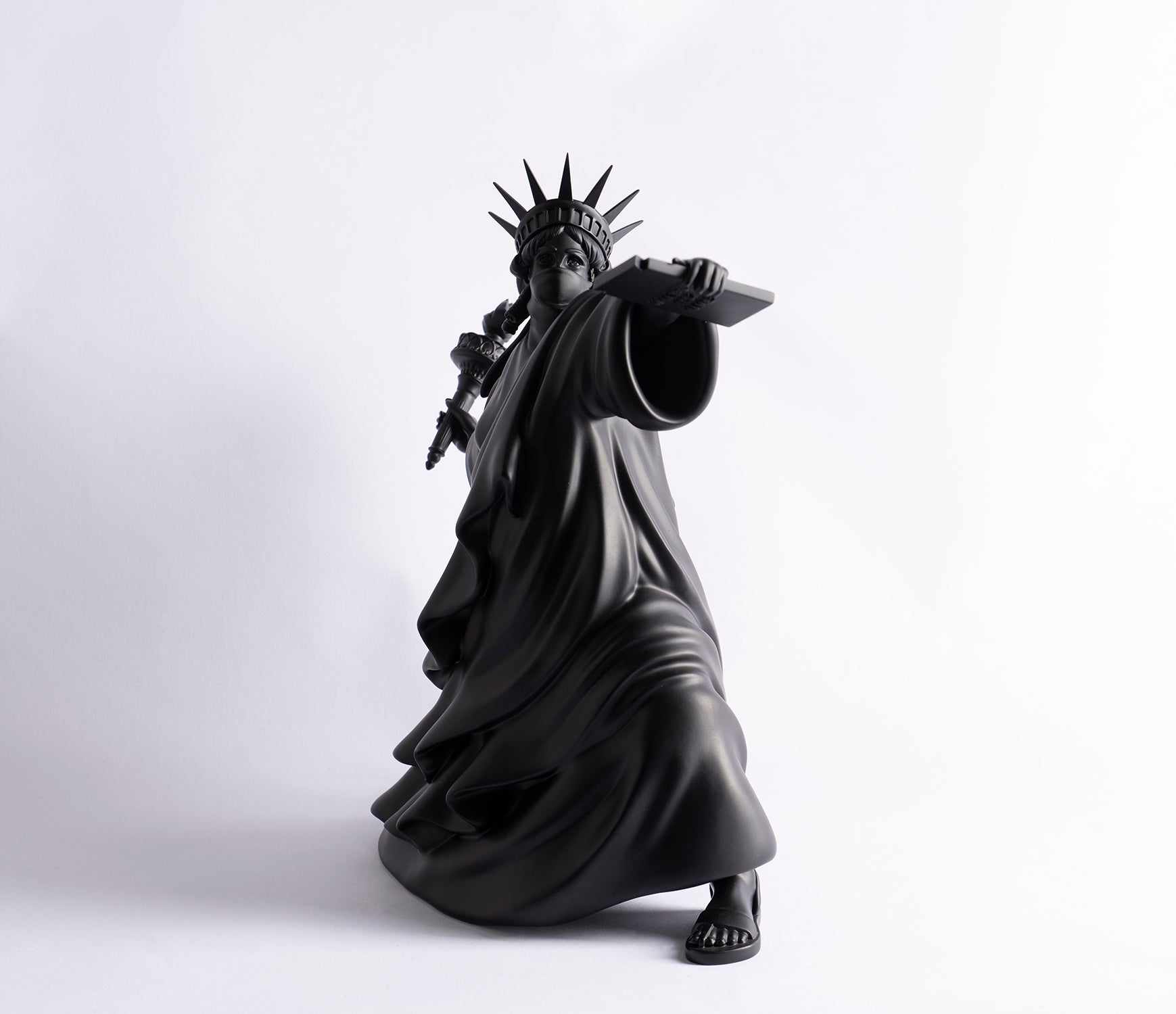 WHN SCU POR 27924 6 Riot of Liberty (Black) 