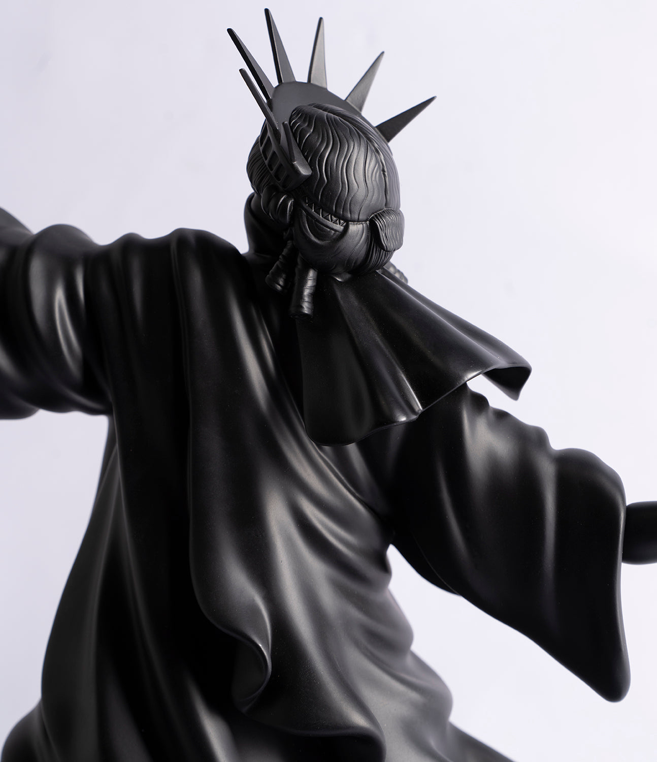 WHN SCU POR 27924 8 Riot of Liberty (Black) 