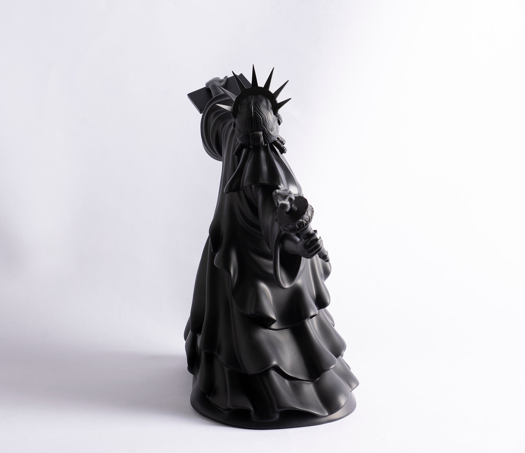 WHN SCU POR 27924 9 Riot of Liberty (Black) 